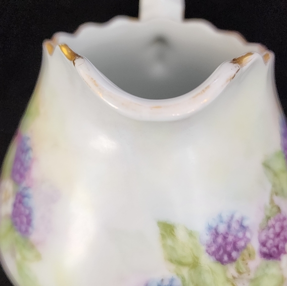 Vtg 1976 Small Scalloped Creamer Pitcher Blackberry Signed - Picture 8 of 12